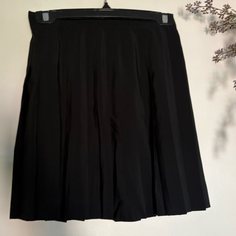 Vintage Express Pleated Black Mini Skirt Y2K
5/6 Size, USA